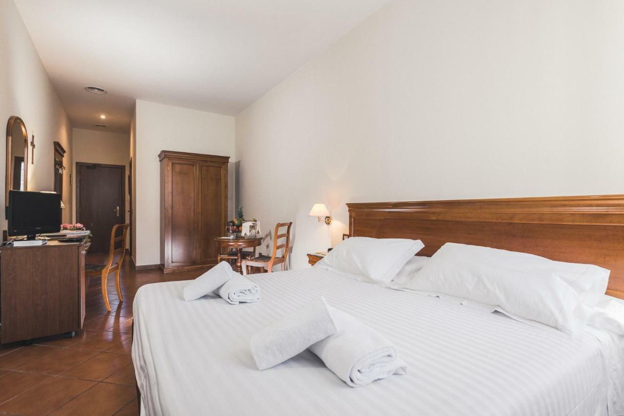 Hotel San Bernardo Рим Экстерьер фото