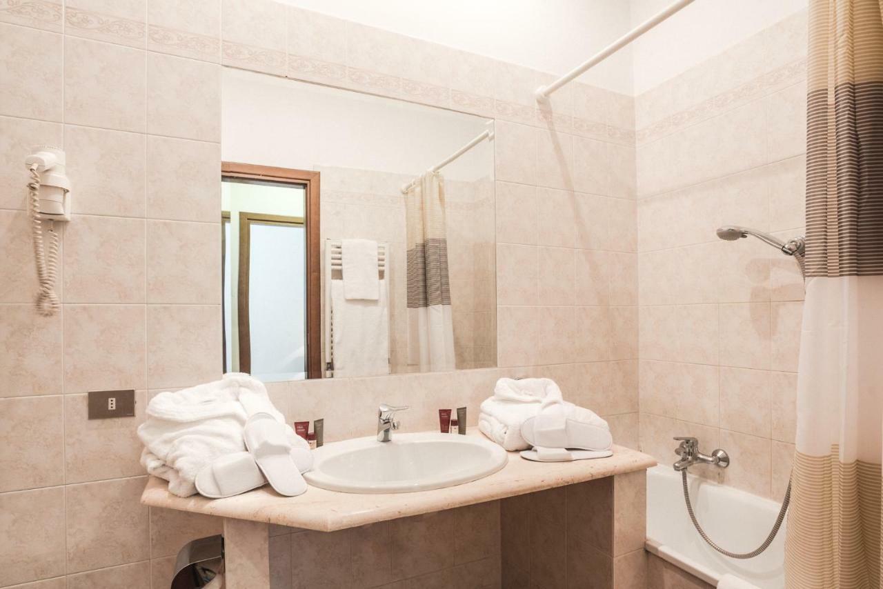 Hotel San Bernardo Рим Экстерьер фото